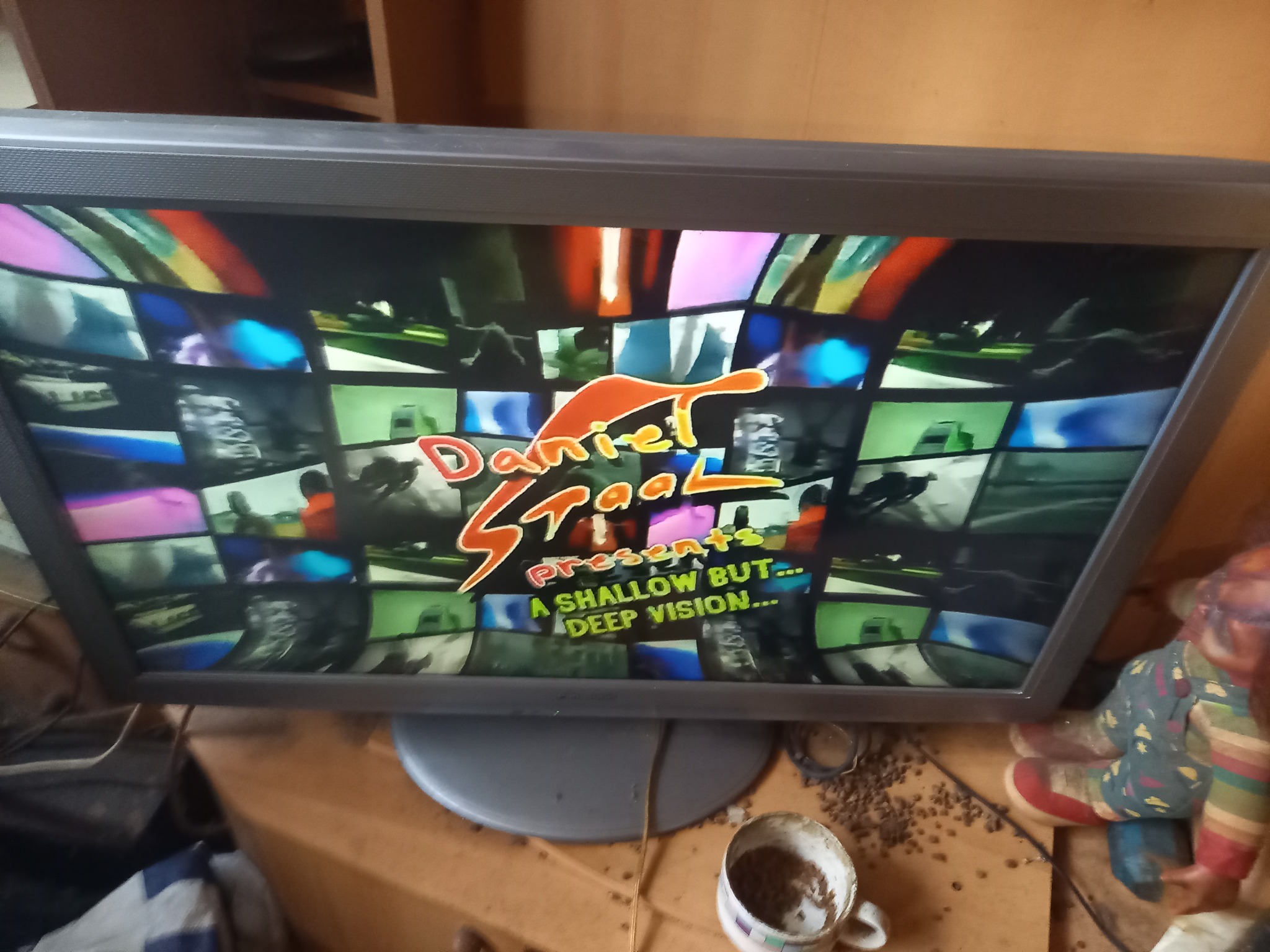 TV met Daniel Staal presents visuals